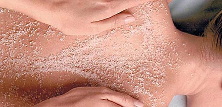 Scrub al corpo con sali del Mar Morto, oli vegetali, alghe e tè verde 
